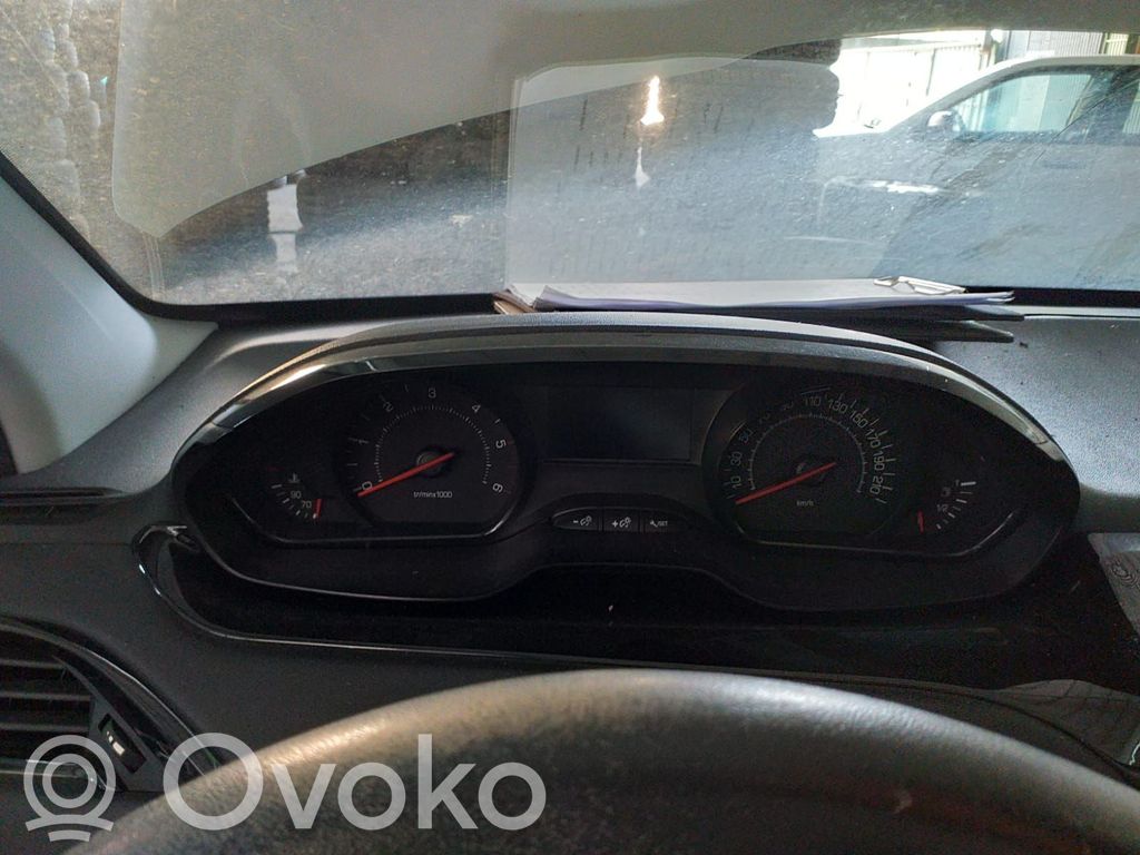 Peugeot 208 I Licznik / Prędkościomierz