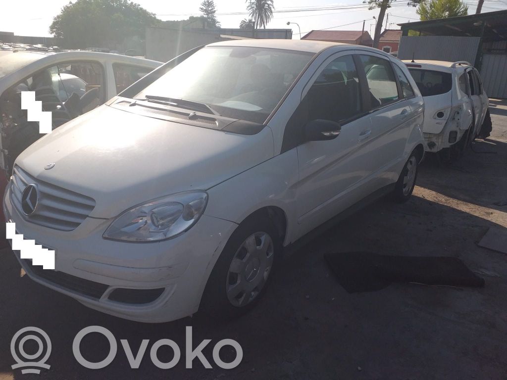 Mercedes-Benz B W245 Scheinwerfer 