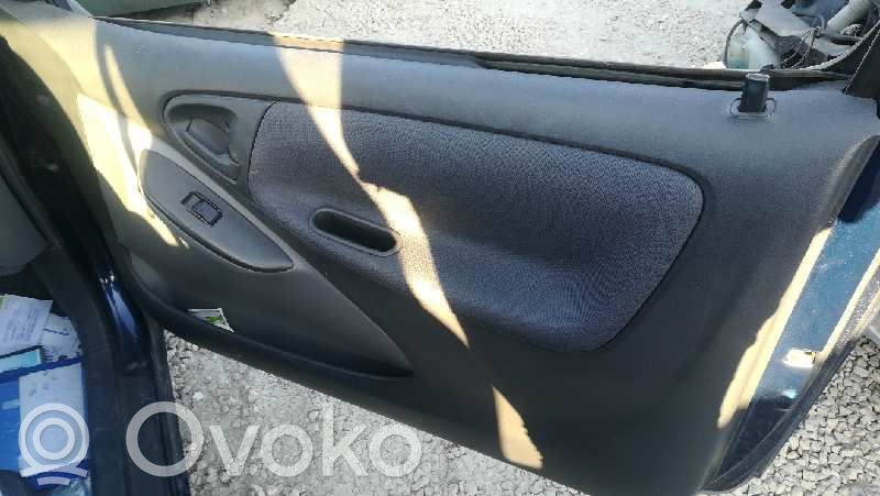 Toyota Yaris Alzacristalli della portiera anteriore con motorino