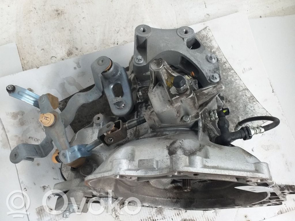Opel Corsa D Caja de cambios manual de 5 velocidades 