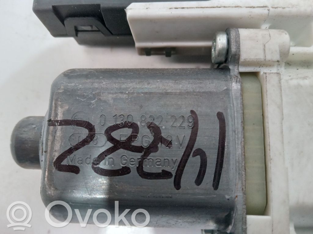Volkswagen Golf V Silnik regulatora szyby drzwi przednich 