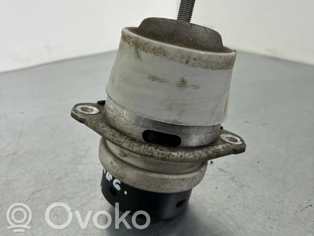 Volkswagen Touareg II Engine mount bracket 