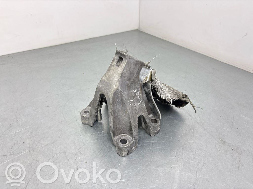 Audi Q5 SQ5 8R Engine mounting bracket 