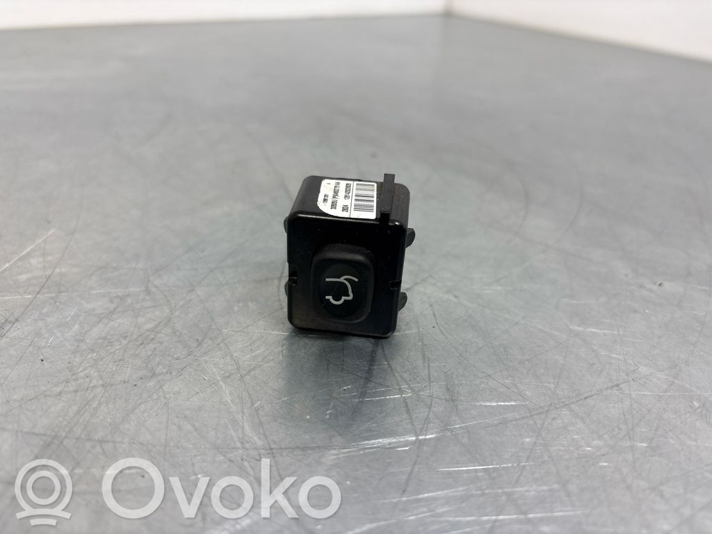 Jeep Grand Cherokee Tailgate opening switch 
