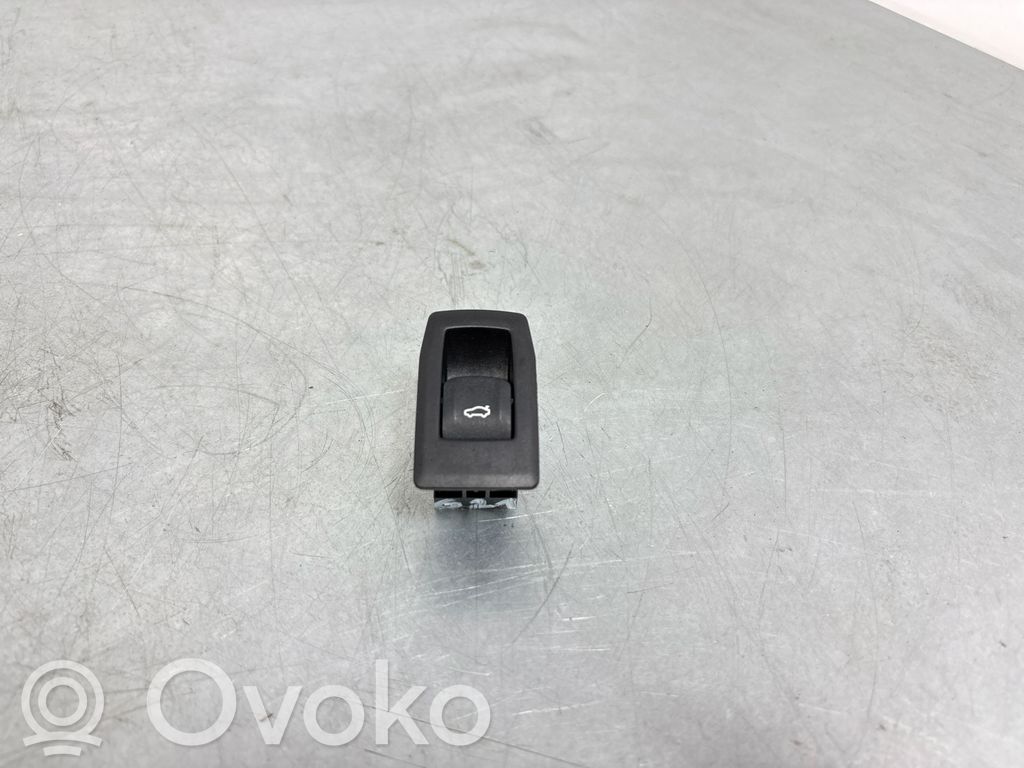 BMW 3 G20 G21 Tailgate/boot open switch button 
