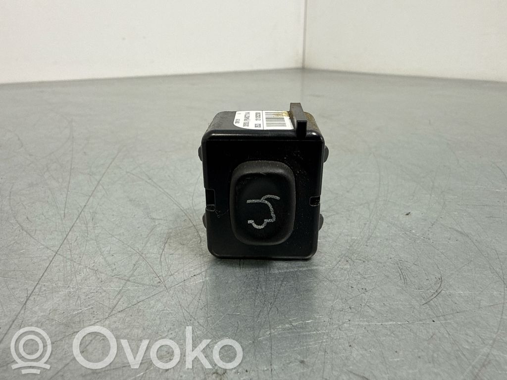 Jeep Grand Cherokee Tailgate opening switch 