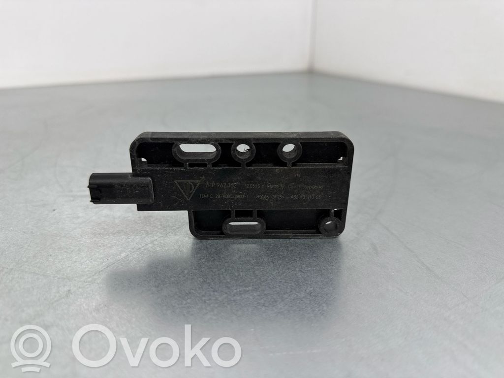 Porsche Macan (95B) Keyless (KESSY) go control unit/module 