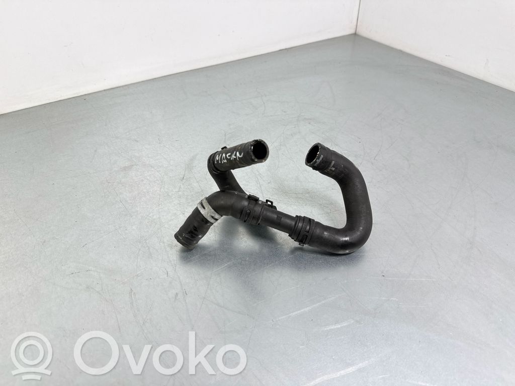 Porsche Macan (95B) Engine coolant pipe/hose 