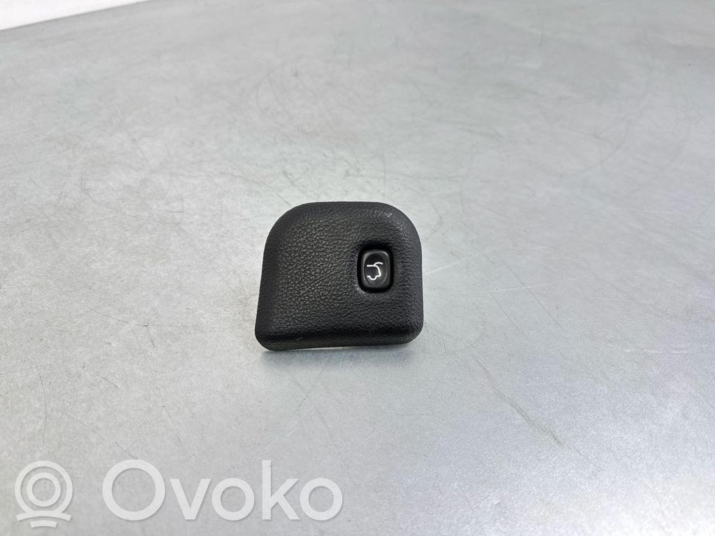 Jeep Grand Cherokee Tailgate opening switch 
