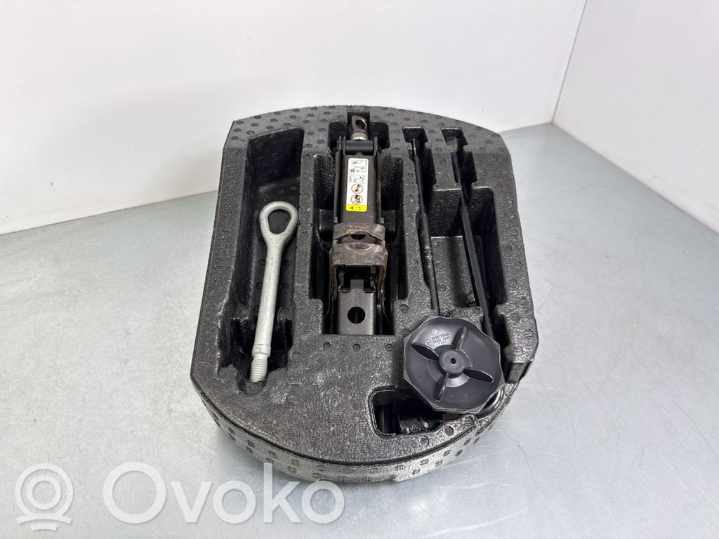 Jeep Grand Cherokee Instrumentu komplekts 