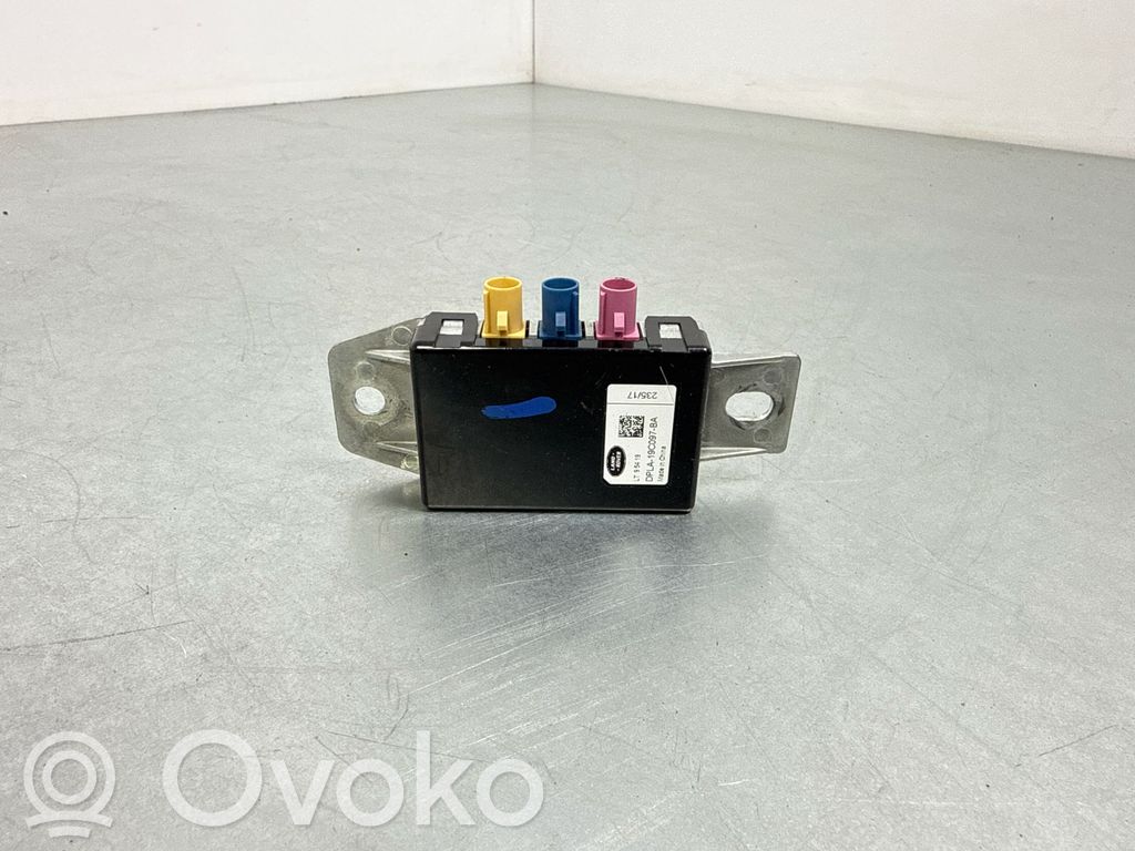 Jaguar F-Pace Antenos stiprintuvas 