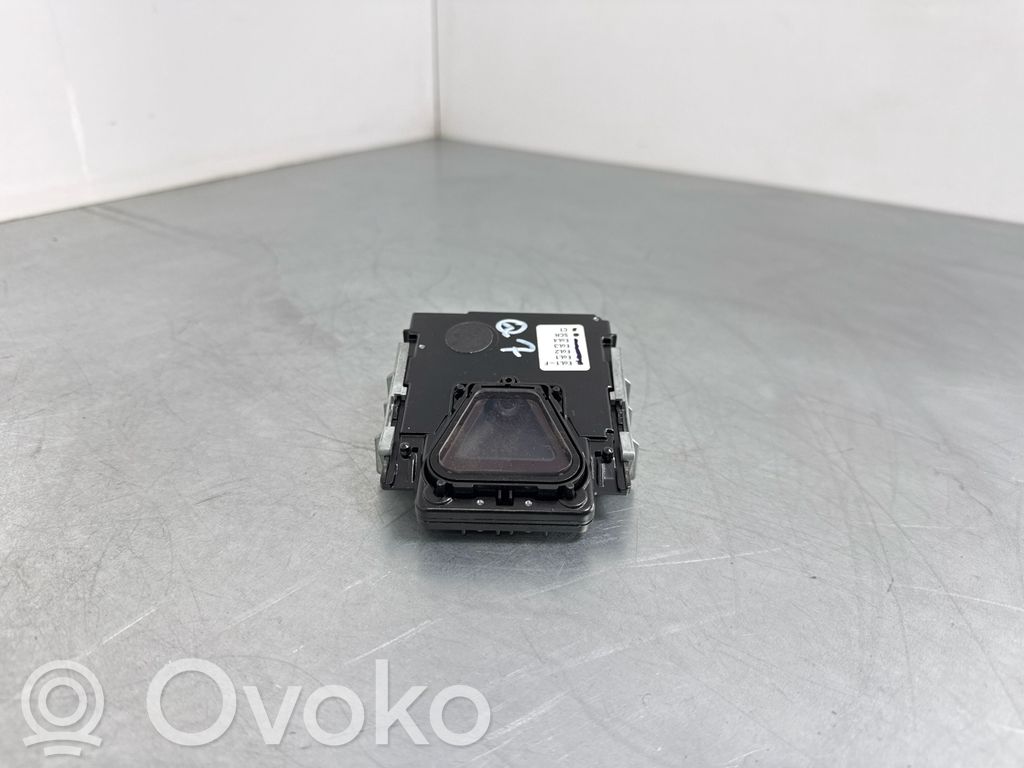 Audi Q7 4M Windshield/windscreen camera 