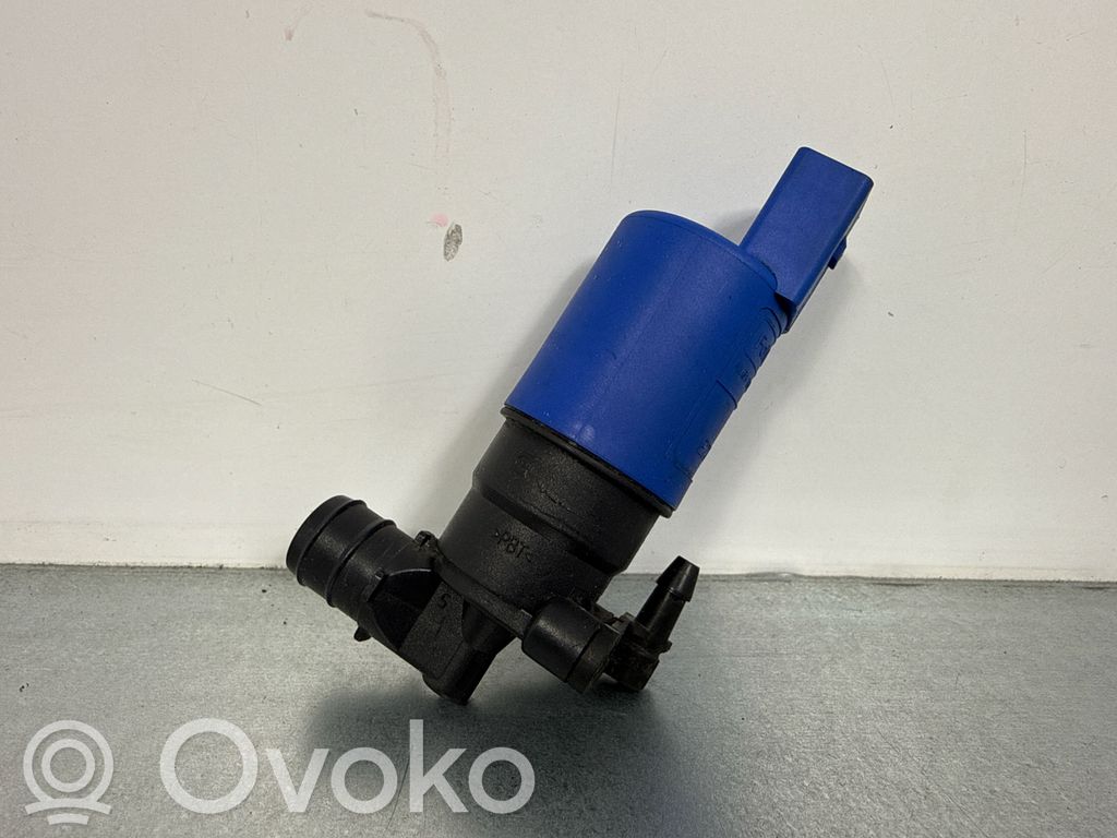 Jaguar F-Pace Windscreen/windshield washer pump 