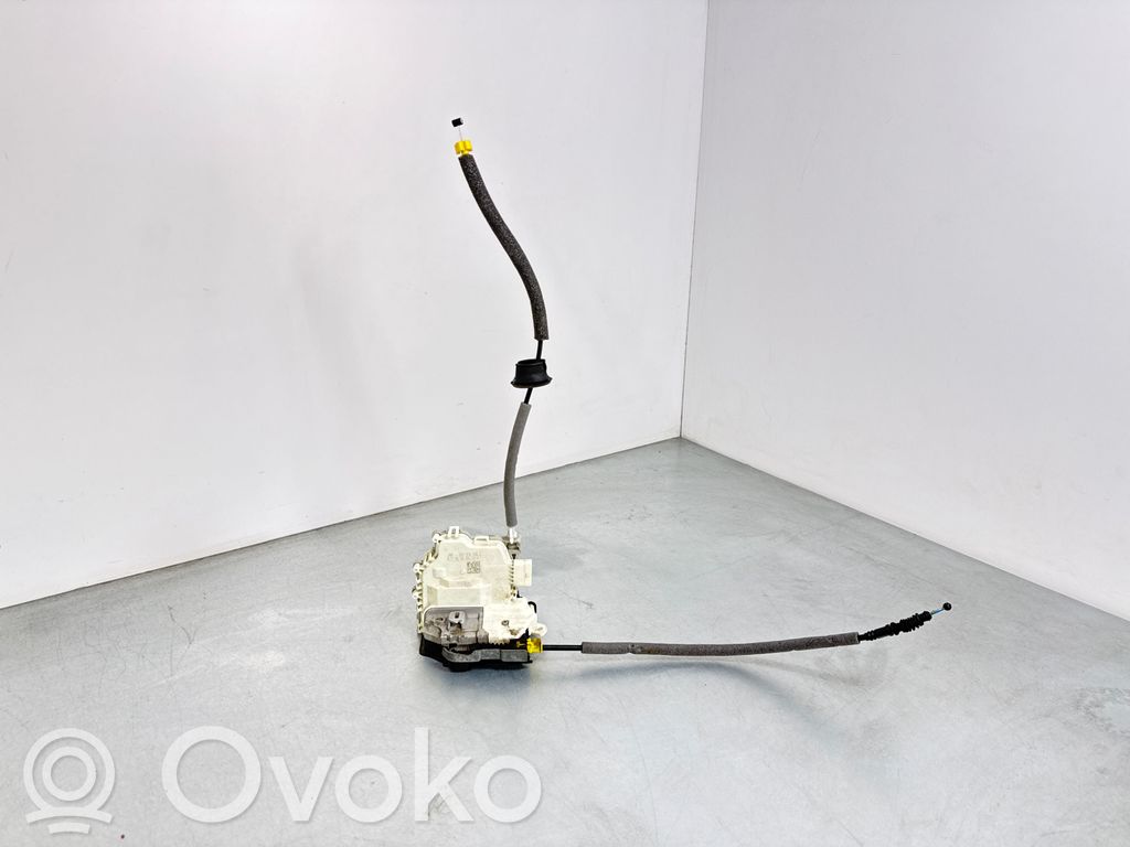 Audi A4 S4 B9 Takaoven lukko 