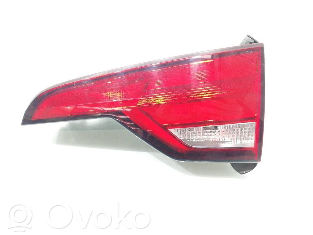 Audi A4 Allroad B9 Lampy tylnej klapy bagażnika 
