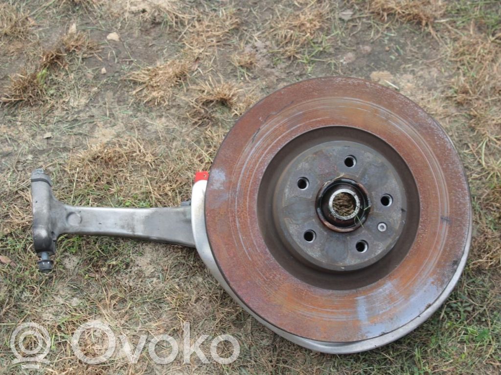 Audi A4 S4 B9 Priekšējā riteņa rumbas vārpstas šarnīrs (stupica, capfa) 