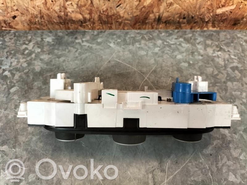 Renault Megane III Gaisa kondicioniera / klimata kontroles / salona apsildes vadības bloks (salonā) 