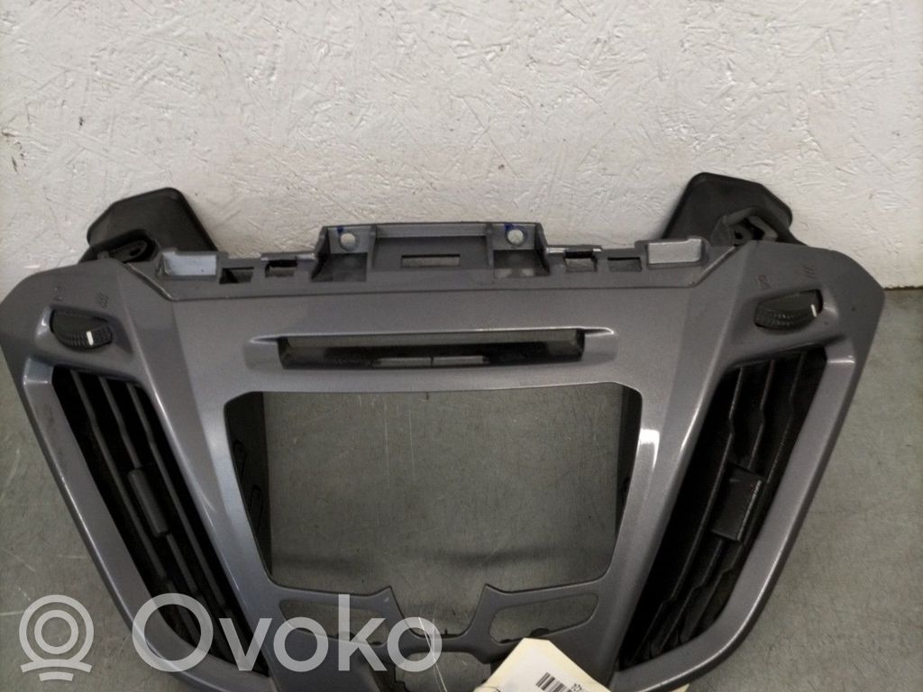 Ford Transit Custom Radio/GPS head unit trim 