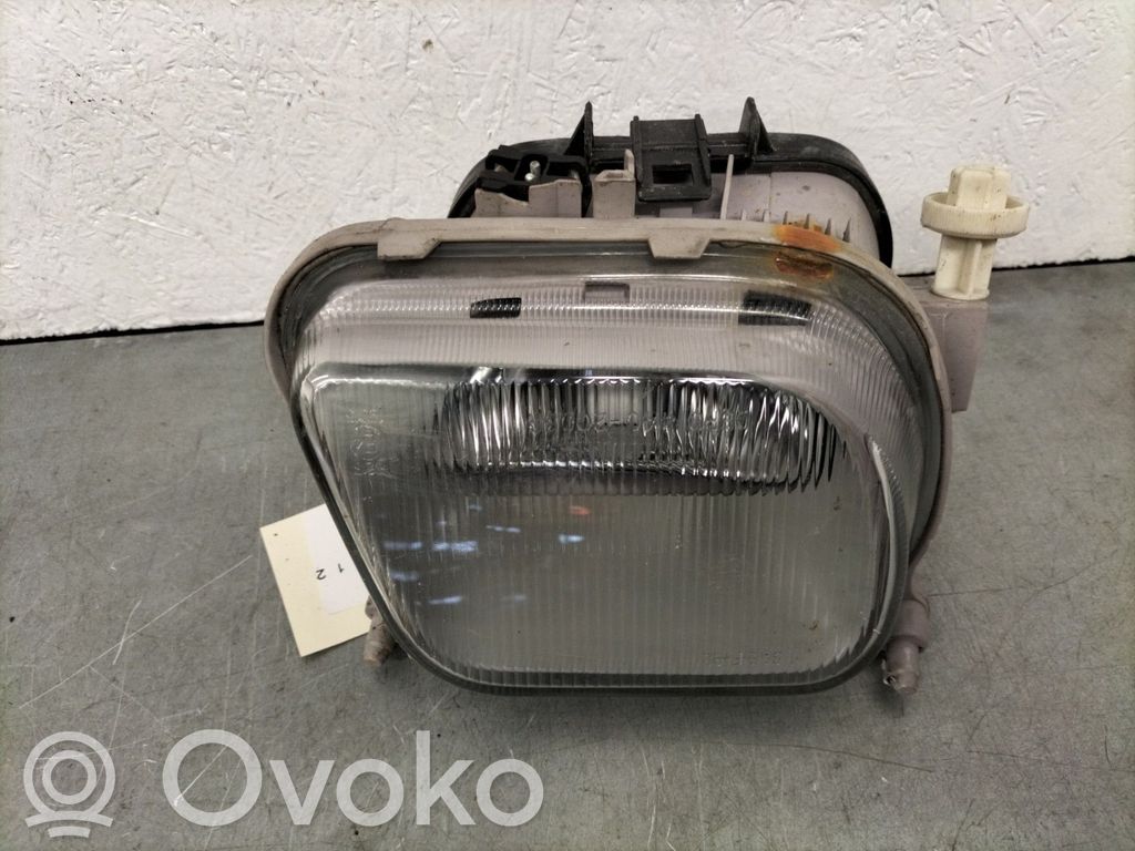 Mercedes-Benz E W210 Etusumuvalo 