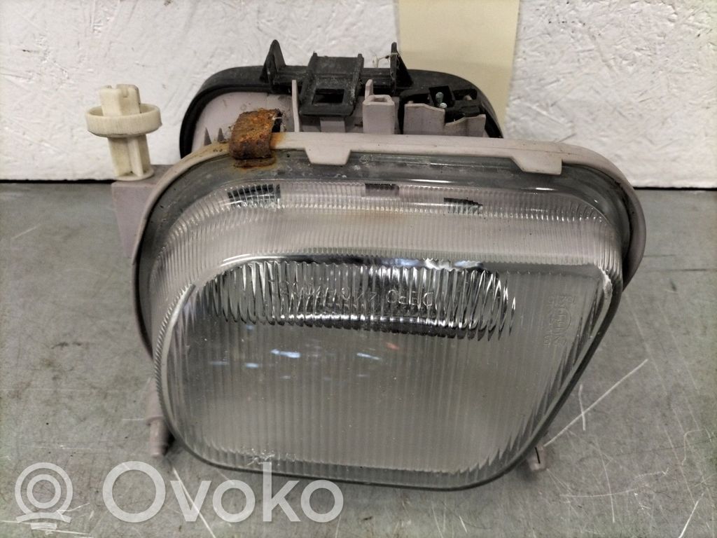 Mercedes-Benz E W210 Etusumuvalo 