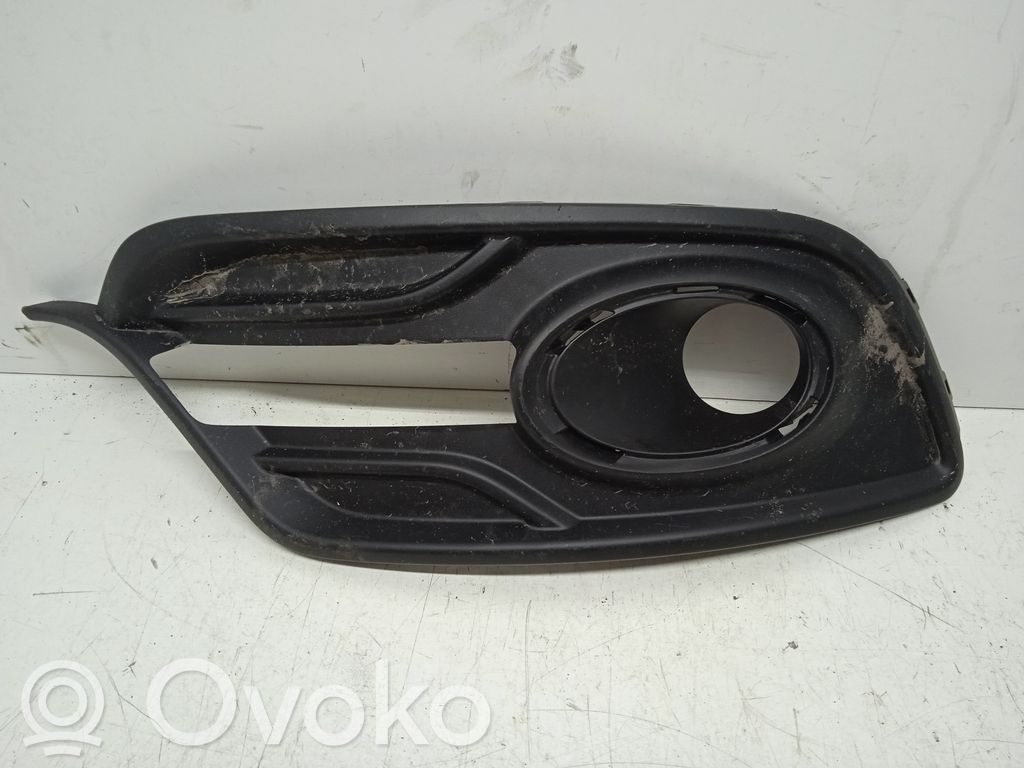 Renault Megane III Front fog light trim/grill 