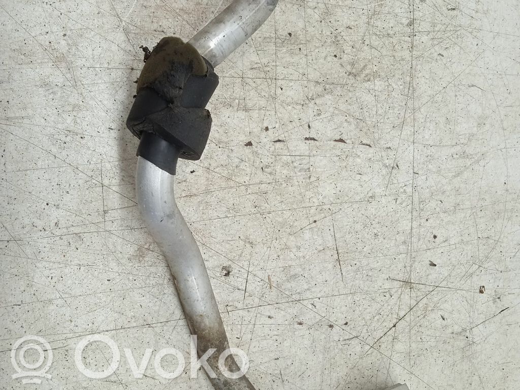 Audi A5 8T 8F Ilmastointilaitteen putki (A/C) 