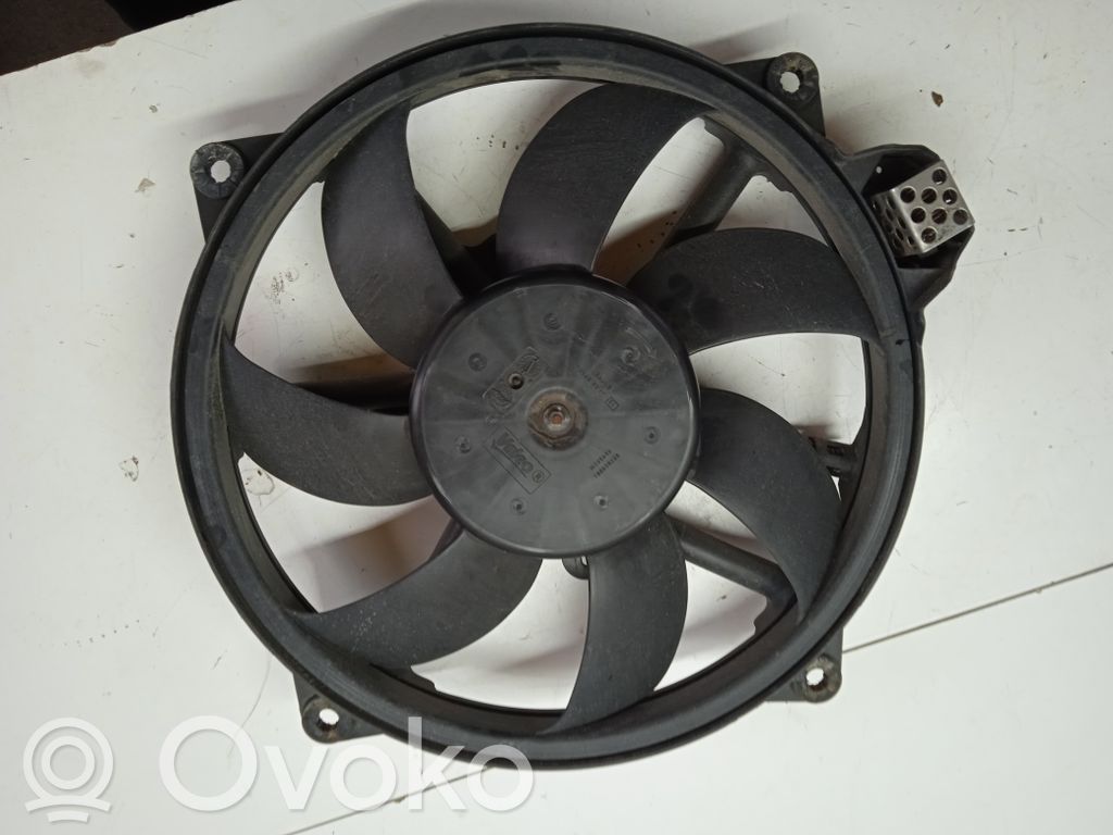 Renault Megane III Elektrisks radiatoru ventilators 