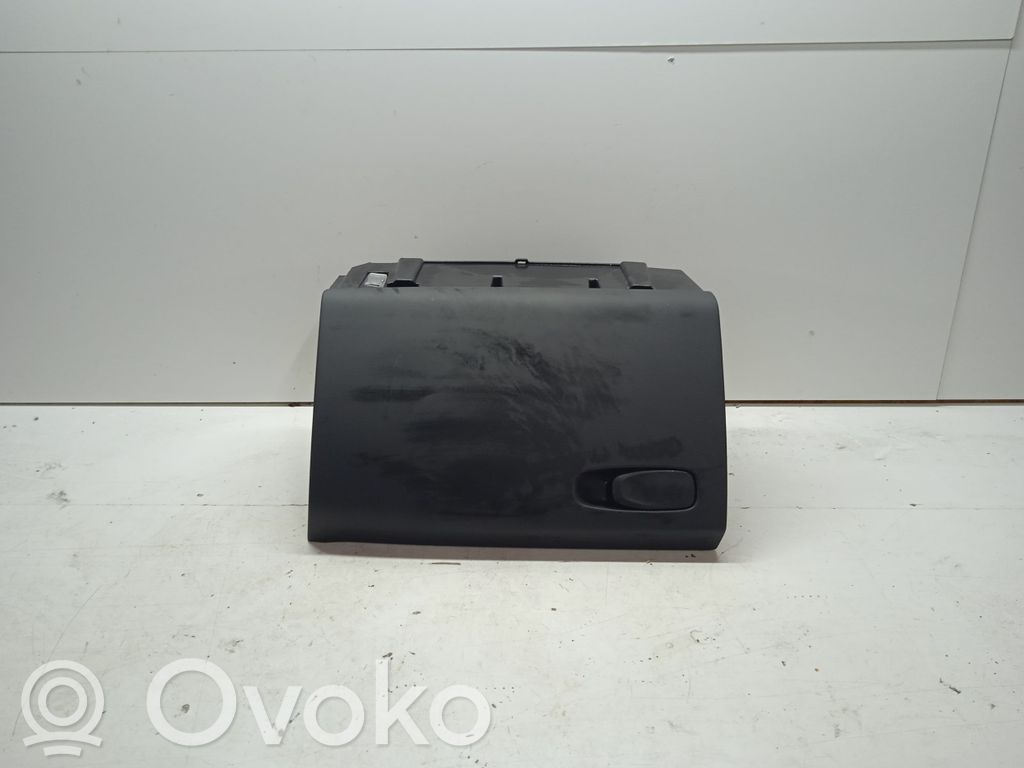 Volvo V40 Daiktadėžės (bordačioko) komplektas 