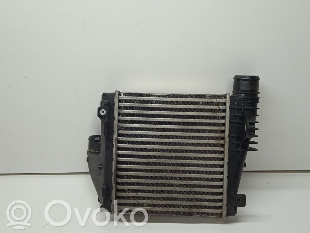 Peugeot 308 Starpdzesētāja radiators 