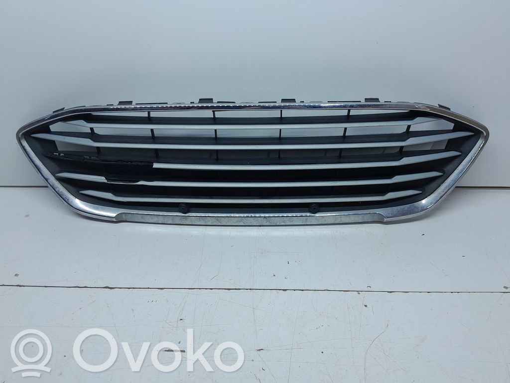 Ford Focus Front bumper upper radiator grill 