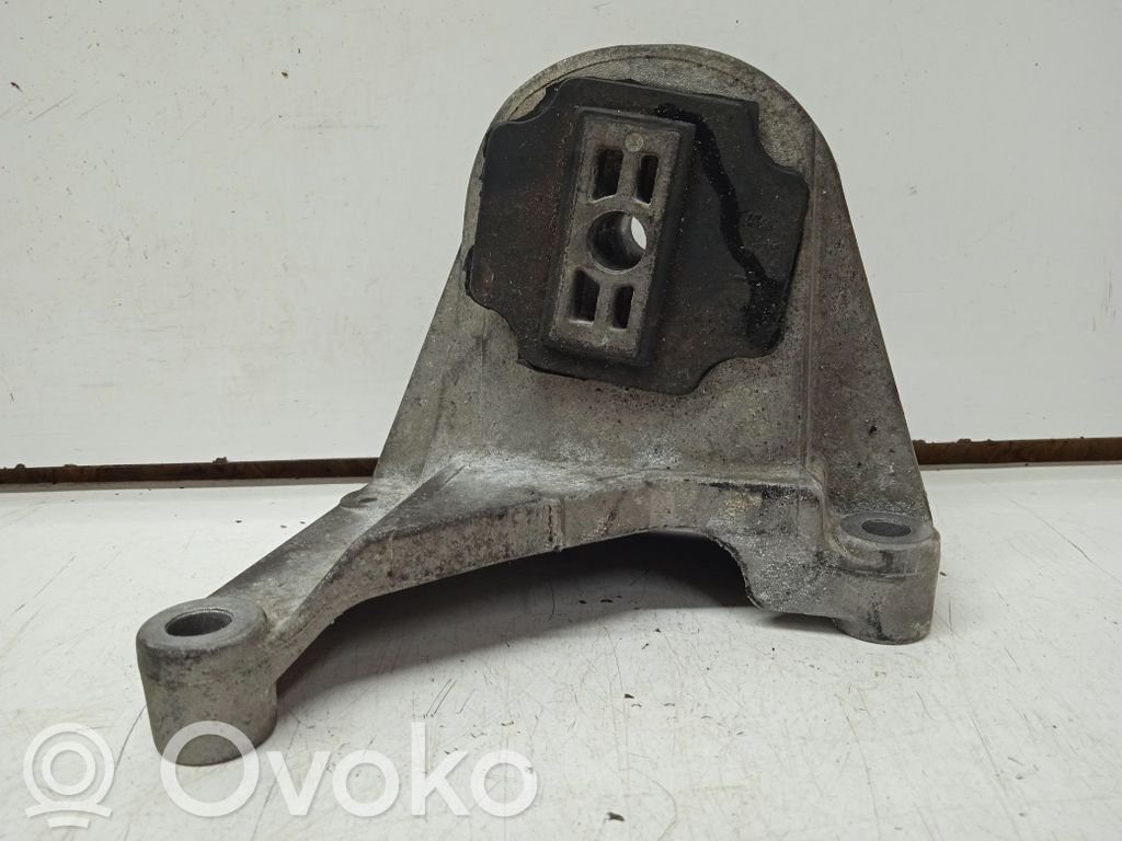 Volvo S60 Engine mount bracket 