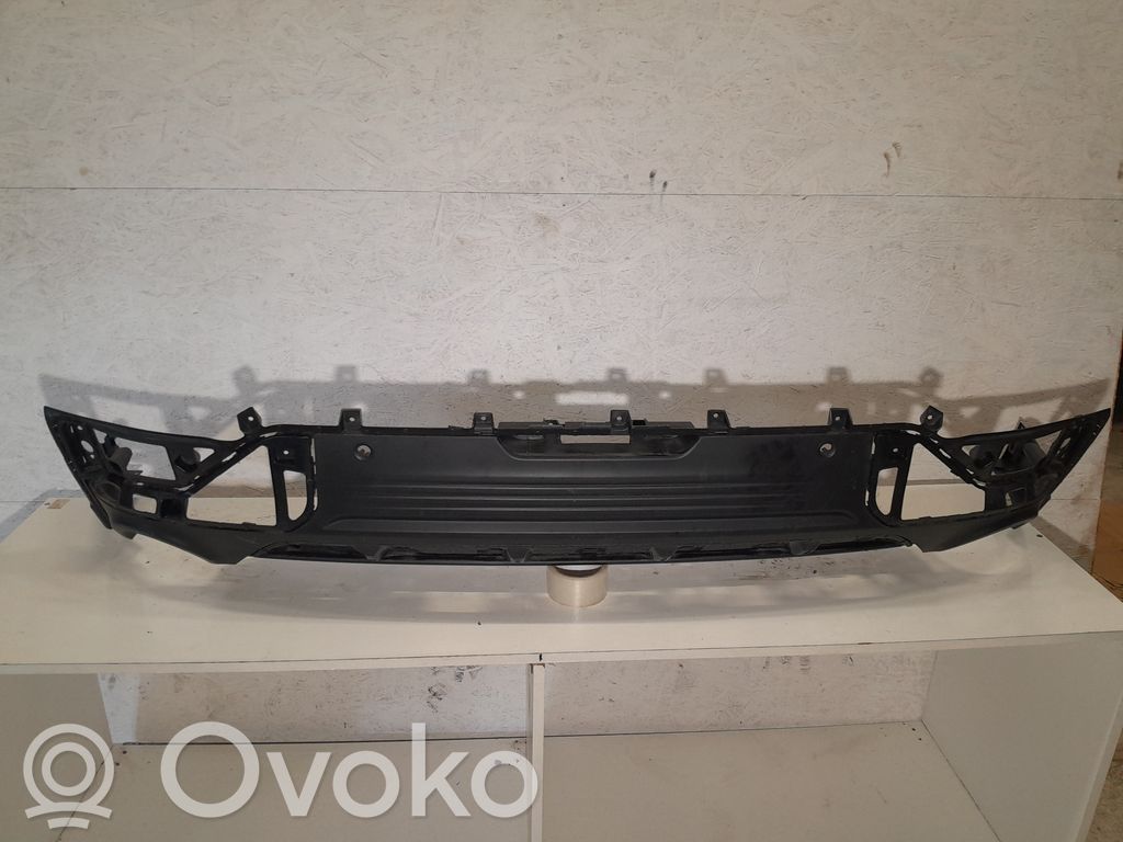 Lynk & co 01 Moldura inferior del parachoques trasero 