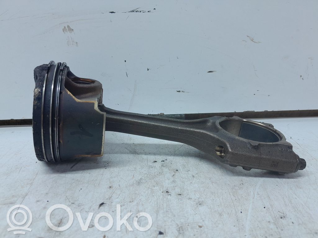 Audi A4 S4 B8 8K Stūmoklis su švaistikliu 