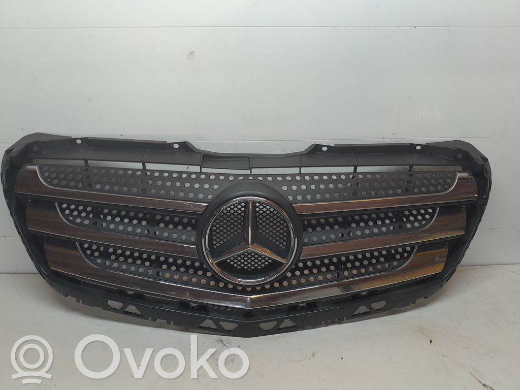 Mercedes-Benz Sprinter W906 Maskownica / Grill / Atrapa górna chłodnicy 