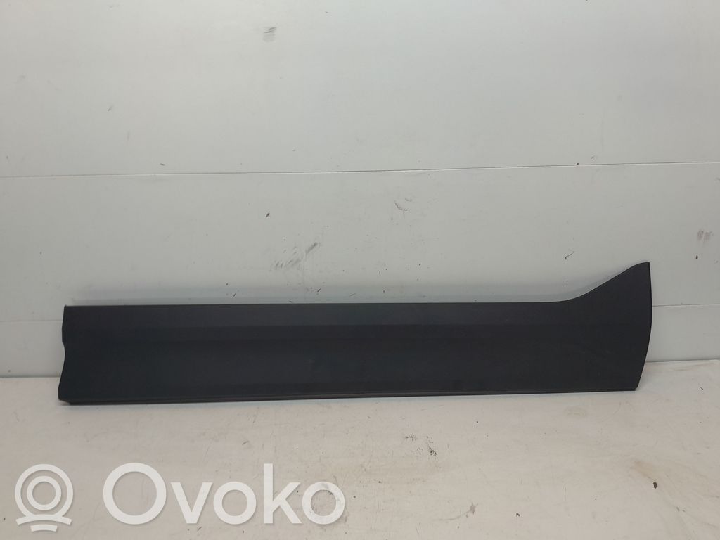 Volvo XC40 Listwa drzwi przednich 