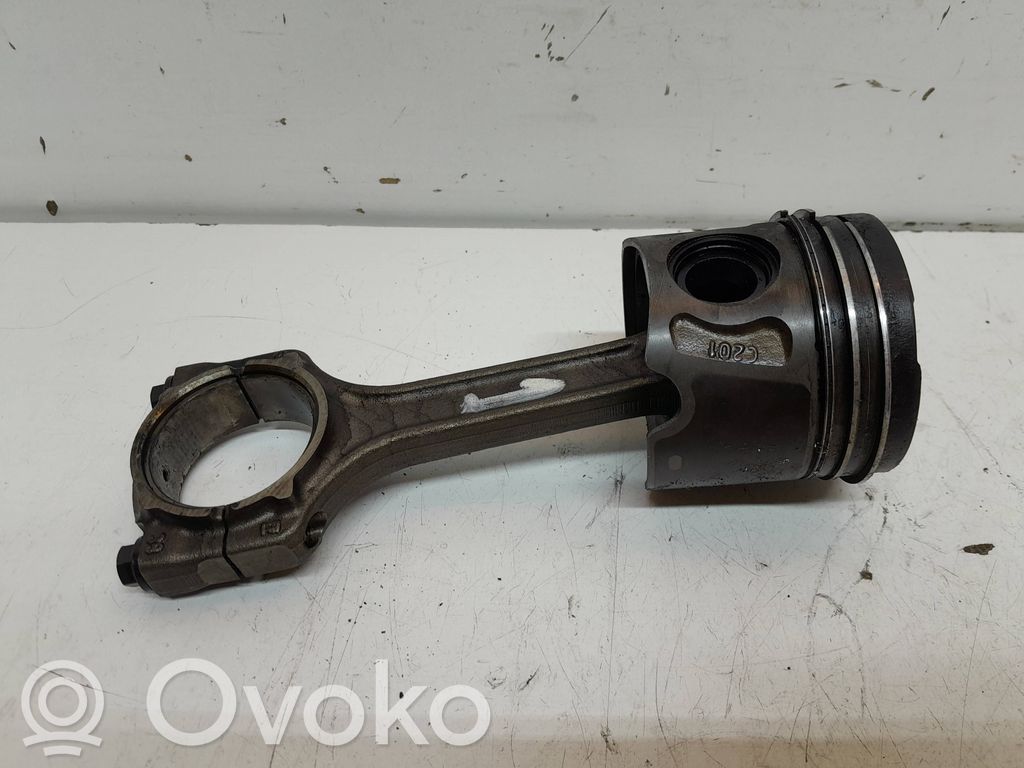 Fiat 500L Stūmoklis su švaistikliu 