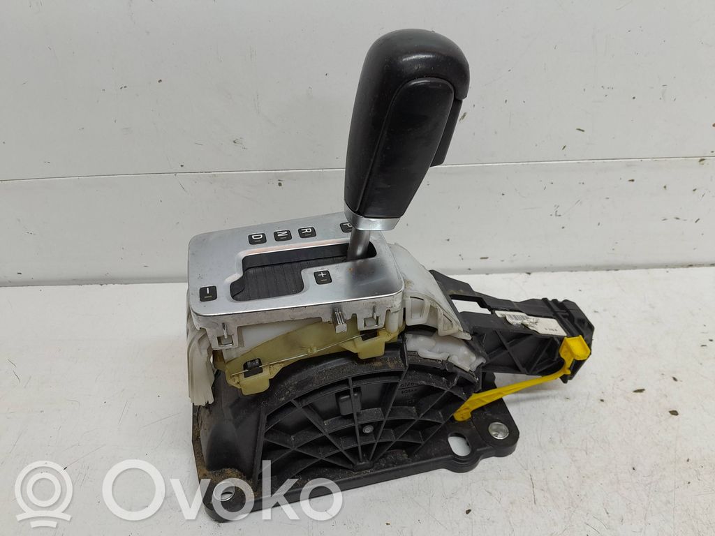 Volvo V70 Gear shifter/selector 