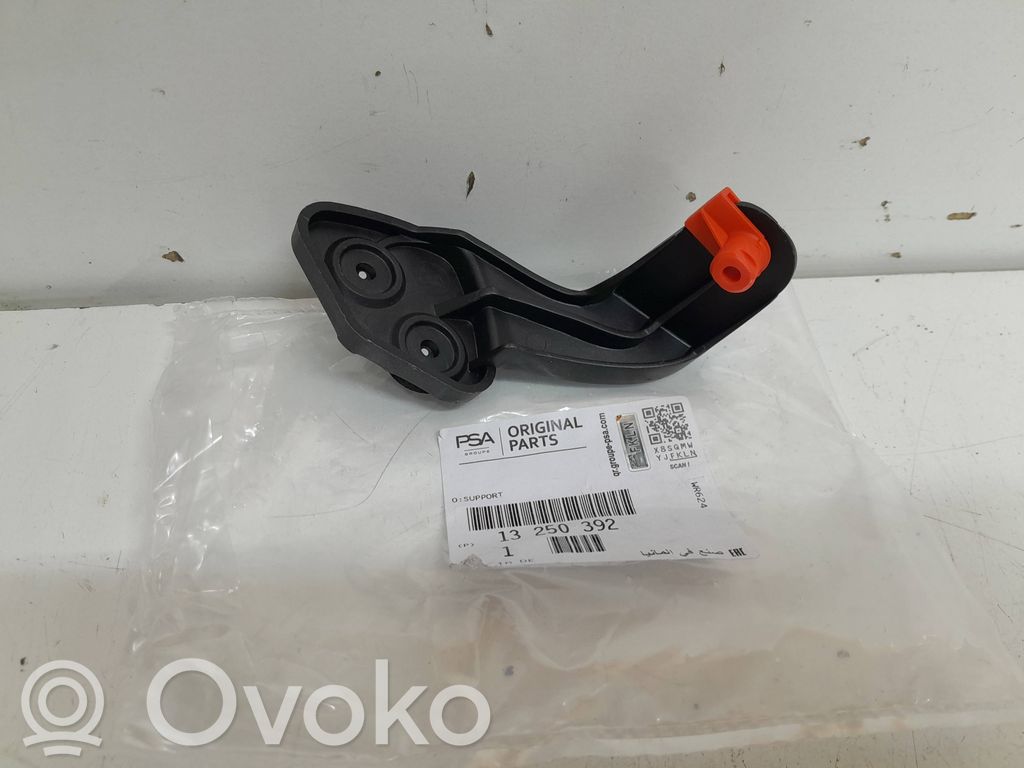 Opel Corsa D Rear bumper mounting bracket 