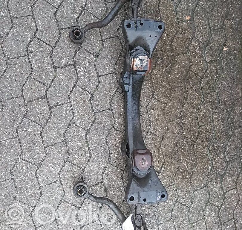 Lexus IS 200-300 Etuapurunko 