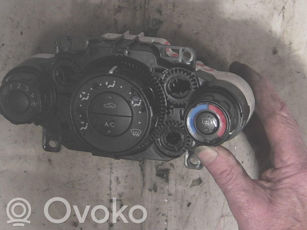 Climate control unit   8A6119980CE