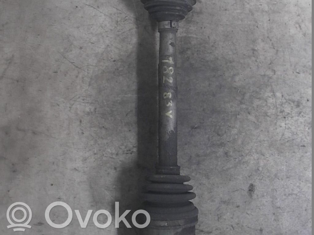 Etuvetoakseli