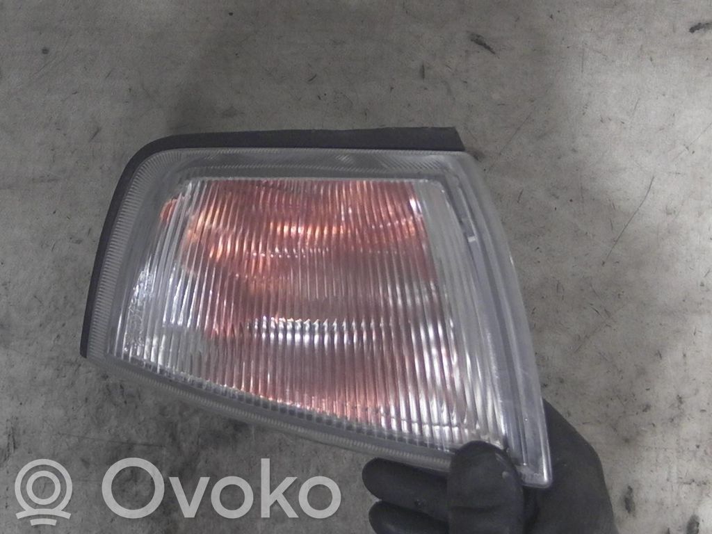 Mitsubishi Colt Priekšējais pagrieziena lukturis 