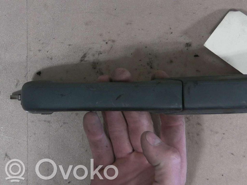 Volkswagen PASSAT B4 Manecilla externa puerta delantera 