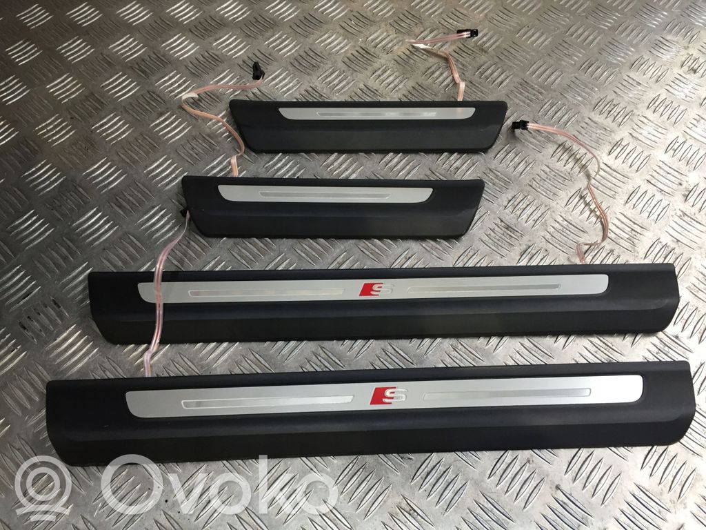 Audi SQ7 Rivestimento del sottoporta delle minigonne laterali 