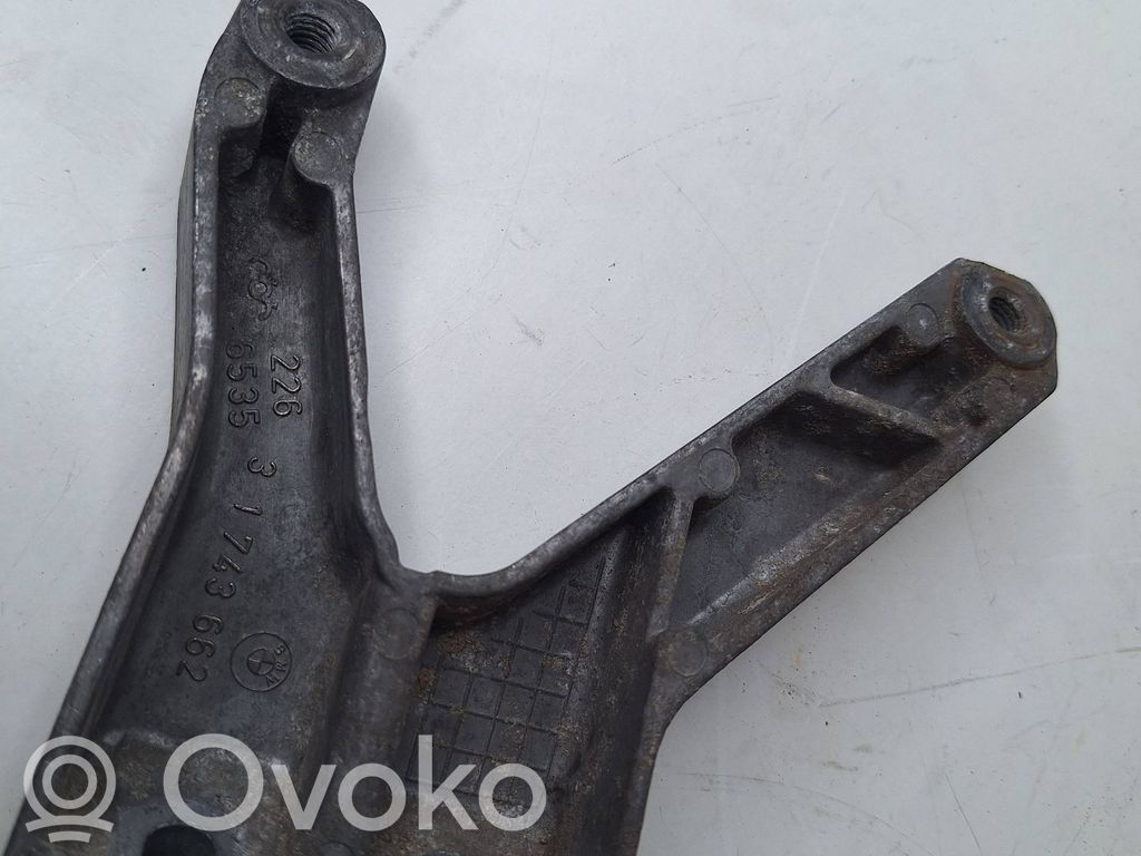 BMW 3 E46 Engine mounting bracket 