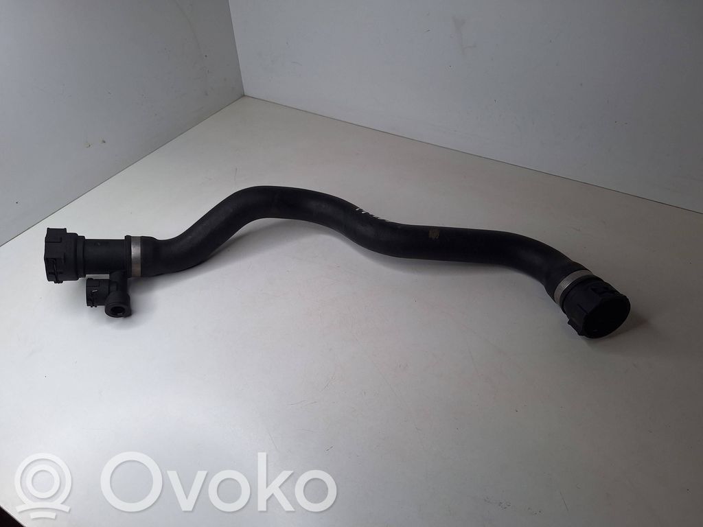 BMW X5 E53 Moottorin vesijäähdytyksen putki/letku 