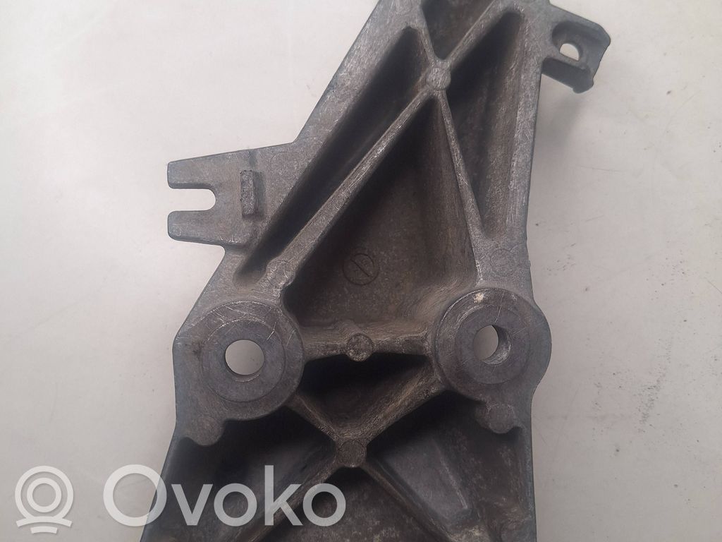Variklio tvirtinimo kronšteinas   6760307