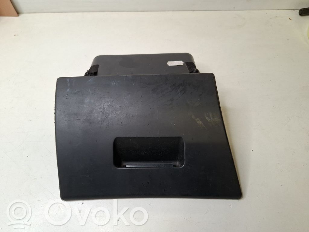 Boite à gants   8223192,8137492,81397492