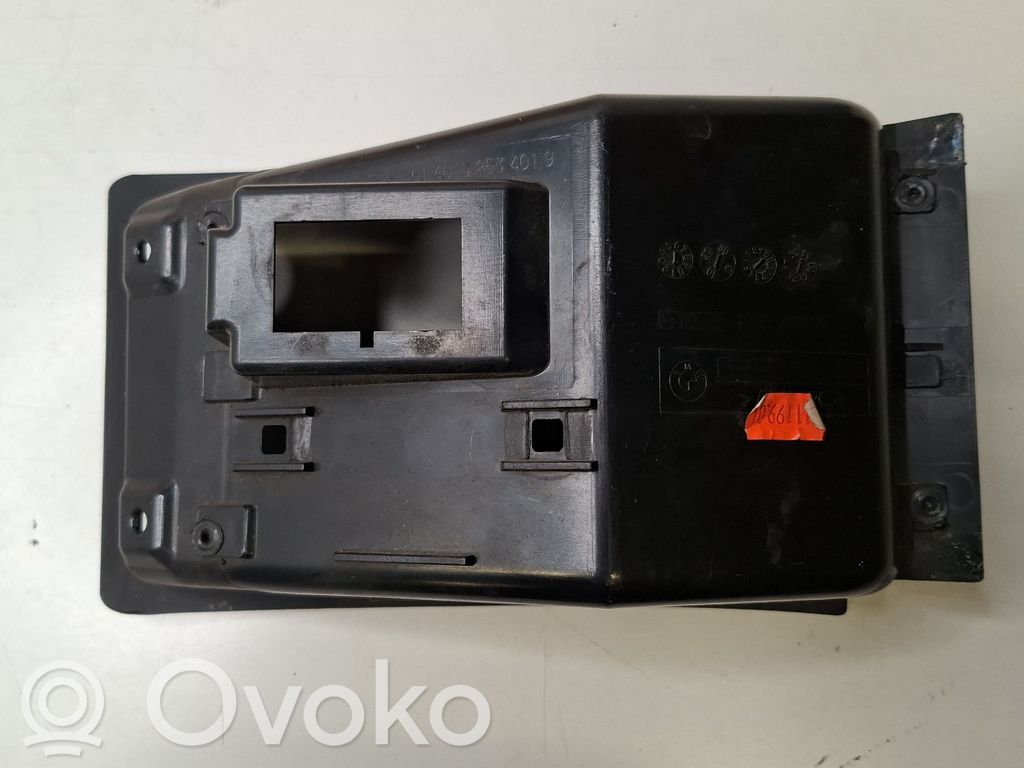 BMW 5 E39 Kita salono detalė 