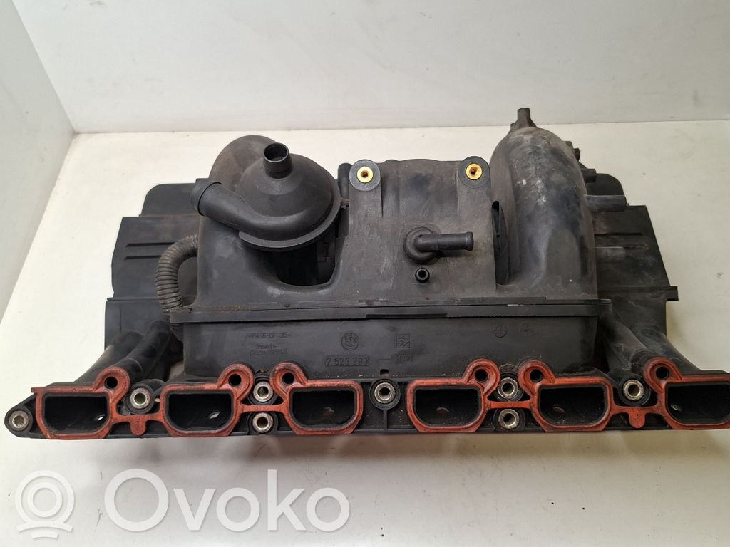 BMW 5 E39 Intake manifold 